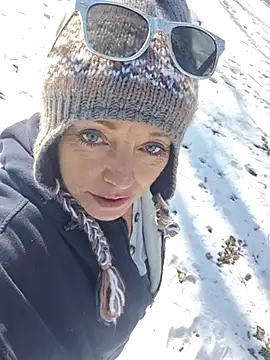 gailbee12 online show from 01.31.26