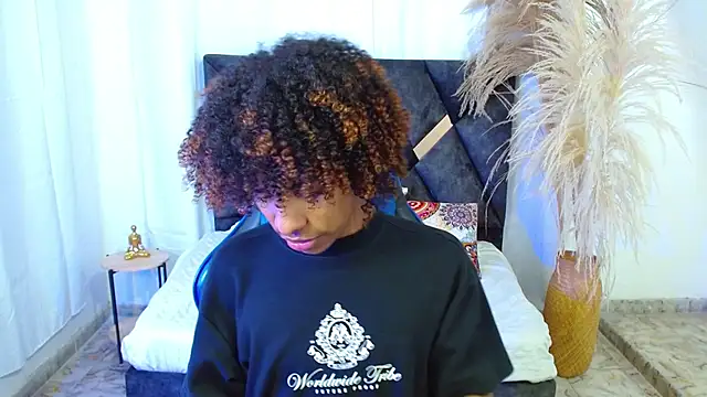 angelll18  online show from 02.17.26