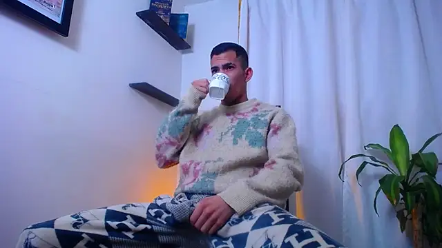 TOMBOYSEXX online show from 03.04.26