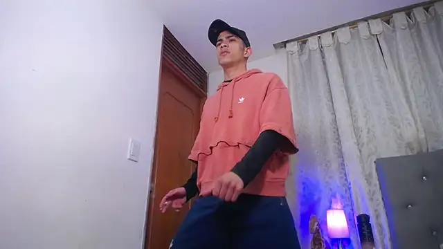 TOMBOYSEXX online show from 04.04.26