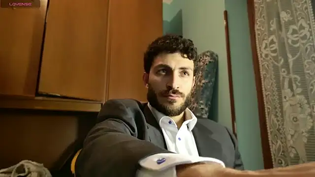 Snapshot of mark_ariete chatting on 05.08.26 mark ariete online show from 05.08.26