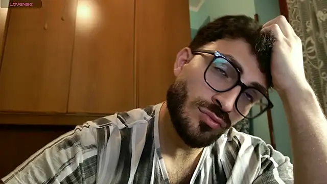 Snapshot of mark_ariete chatting on 05.15.26 mark ariete online show from 05.15.26