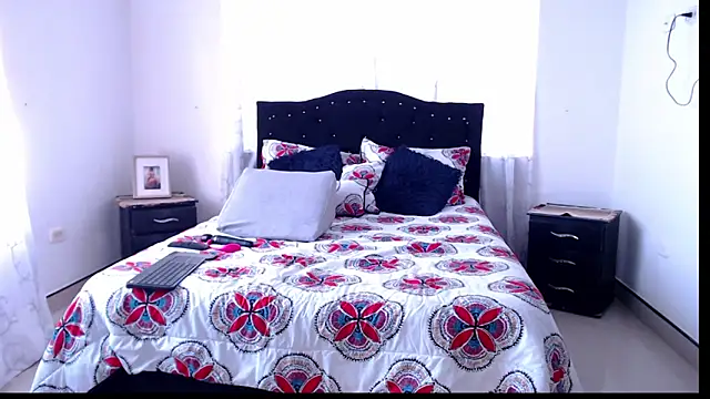 Naomy Mature online show from 04.01.26