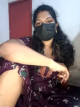 Snapshot of tamilsaisree chatting on 04.10.26 tamilsaisree online show from 04.10.26