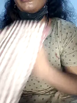 Snapshot of tamilsaisree chatting on 04.18.26 tamilsaisree online show from 04.18.26