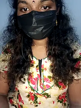 Snapshot of tamilsaisree chatting on 04.26.26 tamilsaisree online show from 04.26.26