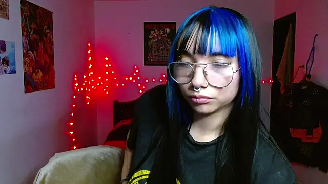 Snapshot of _Veronicaa_ chatting on 04.18.26 Veronicaa online show from 04.18.26