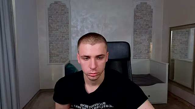 Snapshot of KellenWest chatting on 04.21.26 KellenWest online show from 04.21.26