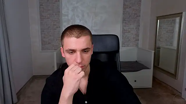 Snapshot of KellenWest chatting on 05.02.26 KellenWest online show from 05.02.26