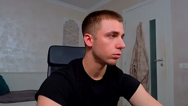 Snapshot of KellenWest chatting on 05.16.26 KellenWest online show from 05.16.26