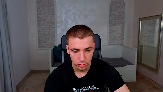 Snapshot of KellenWest chatting on 05.17.26 KellenWest online show from 05.17.26