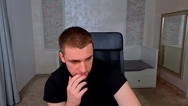 Snapshot of KellenWest chatting on 05.21.26 KellenWest online show from 05.21.26