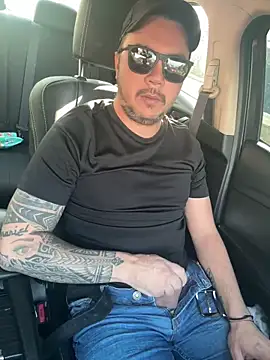 Snapshot of Diegohernan17 chatting on 05.15.26 Diegohernan17 online show from 05.15.26