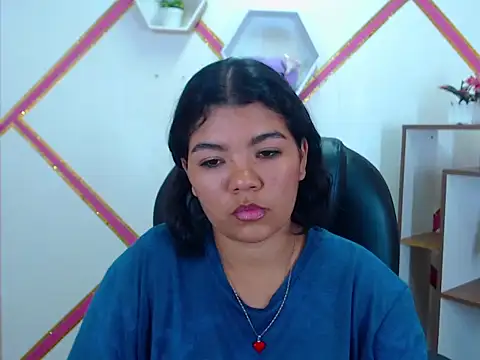 Snapshot of Heidy_Colins chatting on 12.18.25 Heidy Colins online show from 12.18.25