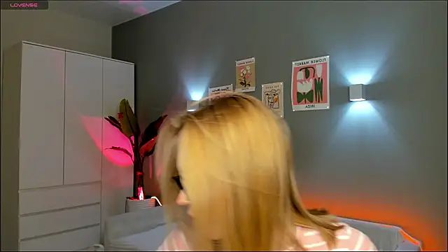 Snapshot of Aurelia_Voss chatting on 02.04.26 Aurelia Voss online show from 02.04.26