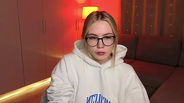 Snapshot of Aurelia_Voss chatting on 02.19.26 Aurelia Voss online show from 02.19.26