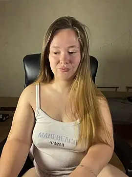Snapshot of CaramelleSugarr chatting on 05.28.26 CaramelleSugarr online show from 05.28.26