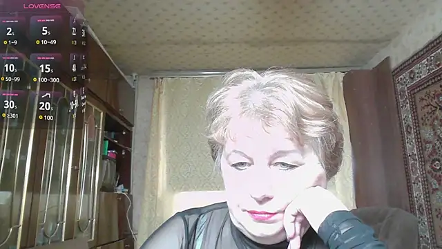 Snapshot of Casey_peach chatting on 04.01.26 Casey peach online show from 04.01.26