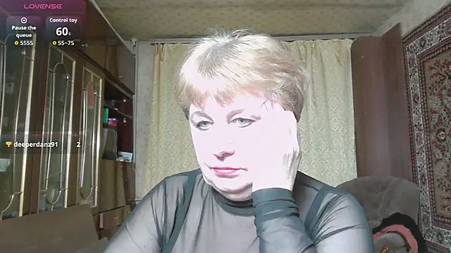 Snapshot of Casey_peach chatting on 04.05.26 Casey peach online show from 04.05.26