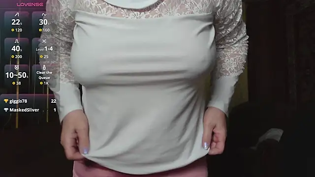 Snapshot of Casey_peach chatting on 04.15.26 Casey peach online show from 04.15.26