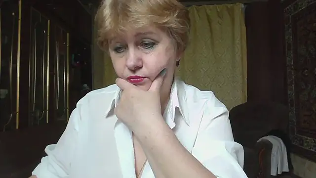 Snapshot of Casey_peach chatting on 05.14.26 Casey peach online show from 05.14.26