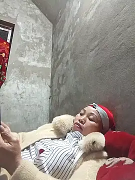 Snapshot of Maikha08 chatting on 02.21.26 Maikha08 online show from 02.21.26