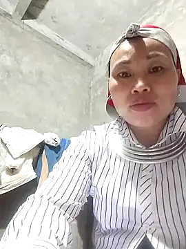 Snapshot of Maikha08 chatting on 02.28.26 Maikha08 online show from 02.28.26