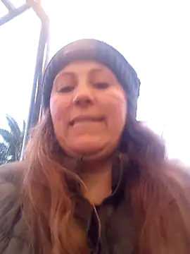 Snapshot of SofiEsteves chatting on 05.03.26 SofiEsteves online show from 05.03.26