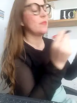 Snapshot of SofiEsteves chatting on 05.12.26 SofiEsteves online show from 05.12.26