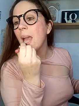 Snapshot of SofiEsteves chatting on 05.23.26 SofiEsteves online show from 05.23.26