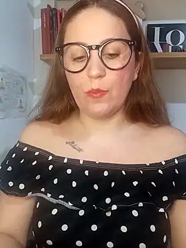 Snapshot of SofiEsteves chatting on 06.09.26 SofiEsteves online show from 06.09.26