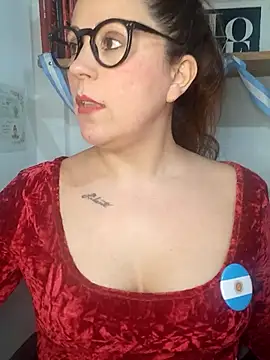 Snapshot of SofiEsteves chatting on 06.24.26 SofiEsteves online show from 06.24.26