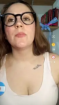 Snapshot of SofiEsteves chatting on 06.26.26 SofiEsteves online show from 06.26.26