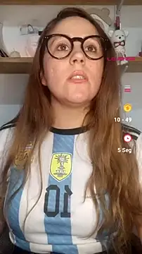 Snapshot of SofiEsteves chatting on 07.16.26 SofiEsteves online show from 07.16.26