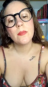 Snapshot of SofiEsteves chatting on 07.18.26 SofiEsteves online show from 07.18.26
