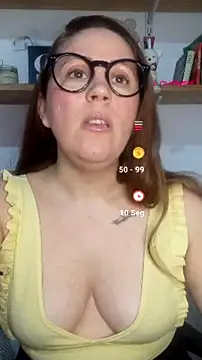 Snapshot of SofiEsteves chatting on 07.27.26 SofiEsteves online show from 07.27.26