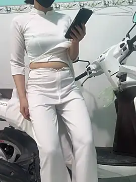 Snapshot of bi_biii chatting on 05.16.26 bi biii online show from 05.16.26