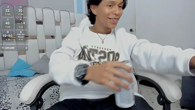 Snapshot of AndyKings_1 chatting on 12.19.25 AndyKings 1 online show from 12.19.25