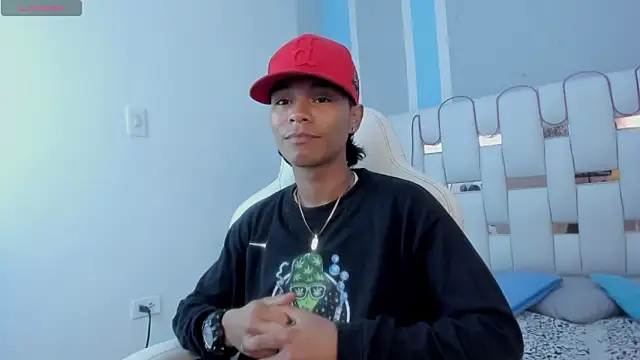 Snapshot of AndyKings_1 chatting on 12.23.25 AndyKings 1 online show from 12.23.25