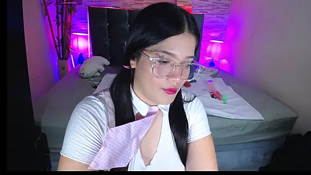 Snapshot of Valeri_hot22 chatting on 04.18.26 Valeri hot22 online show from 04.18.26