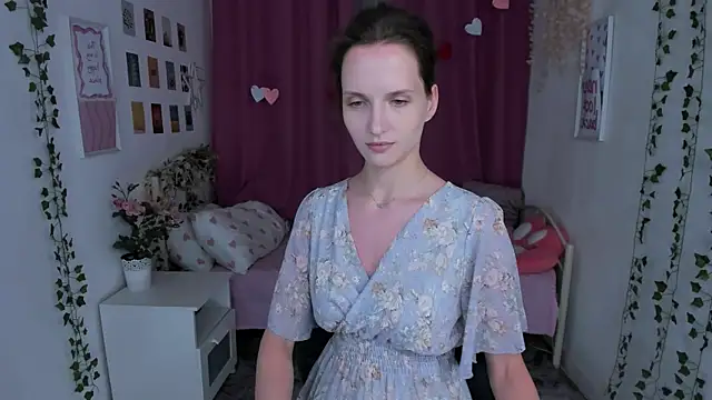 Snapshot of Ariadna_Shy chatting on 07.18.26 Ariadna Shy online show from 07.18.26