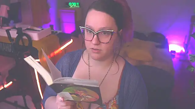 Snapshot of FireproofCuriousiteaze chatting on 04.04.26 FireproofCuriousiteaze online show from 04.04.26