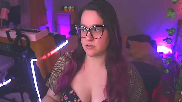 Snapshot of FireproofCuriousiteaze chatting on 04.05.26 FireproofCuriousiteaze online show from 04.05.26