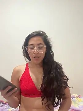 Snapshot of LatinDoll8 chatting on 05.21.26 LatinDoll8 online show from 05.21.26