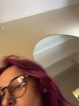 itscleomoon online show from 04.10.26