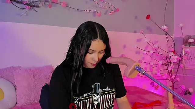 Snapshot of isabellagiirl chatting on 04.19.26 isabellagiirl online show from 04.19.26
