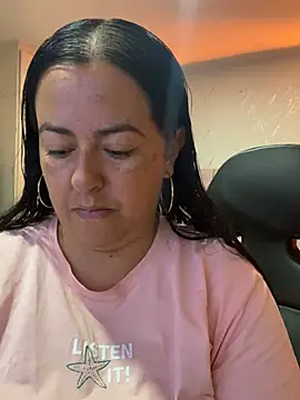 Snapshot of evelyn_harpeery chatting on 07.08.26 evelyn harpeery online show from 07.08.26