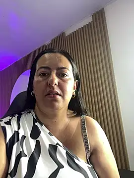 Snapshot of evelyn_harpeery chatting on 07.30.26 evelyn harpeery online show from 07.30.26