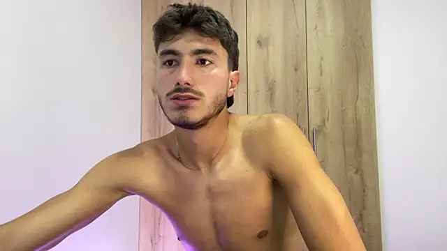 Snapshot of LIAM_COLT chatting on 12.23.25 LIAM COLT online show from 12.23.25