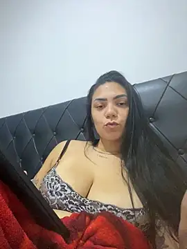 Snapshot of Nini_ chatting on 04.26.26 Nini online show from 04.26.26